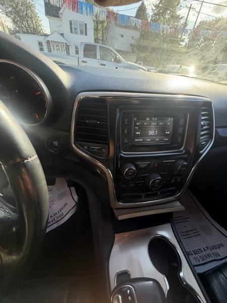 Jeep Grand Cherokee Laredo 4WD 2015