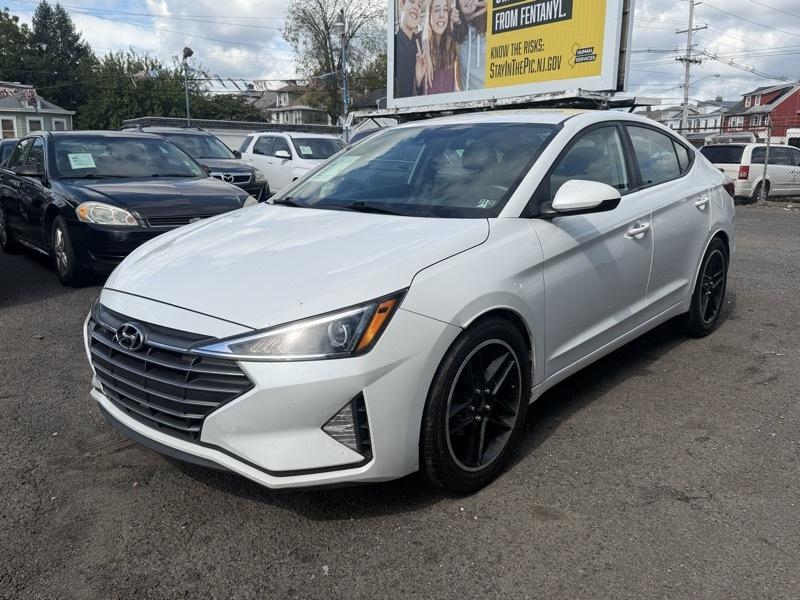 Hyundai Elantra SE 6M 2020