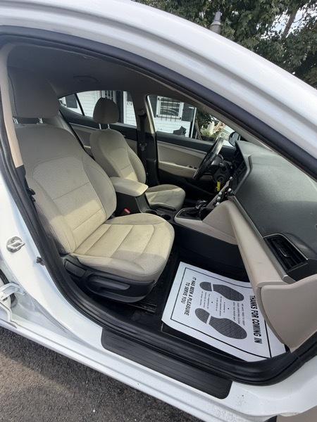 Hyundai Elantra SE 6M 2020