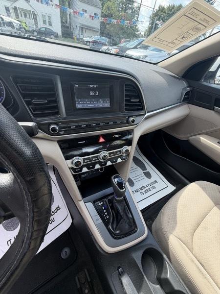 Hyundai Elantra SE 6M 2020
