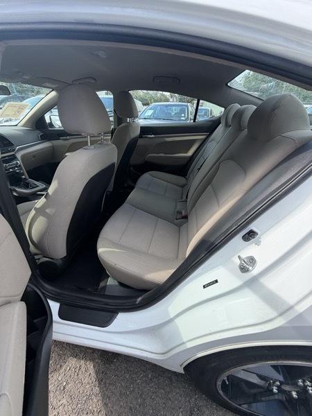 Hyundai Elantra SE 6M 2020