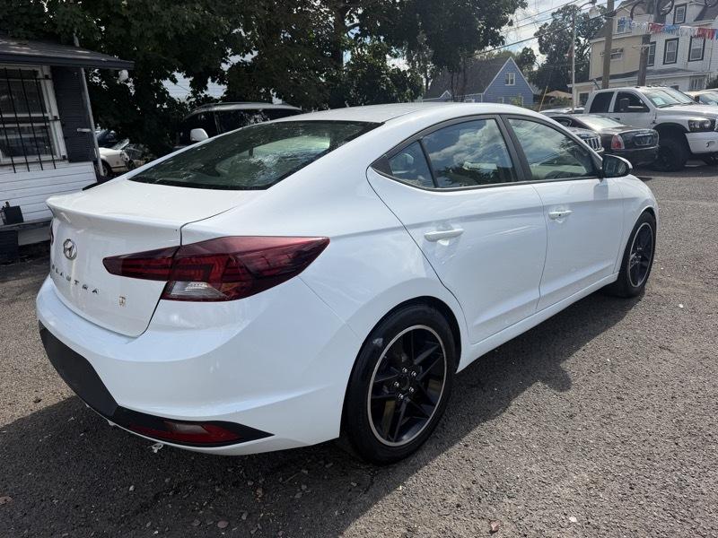 Hyundai Elantra SE 6M 2020
