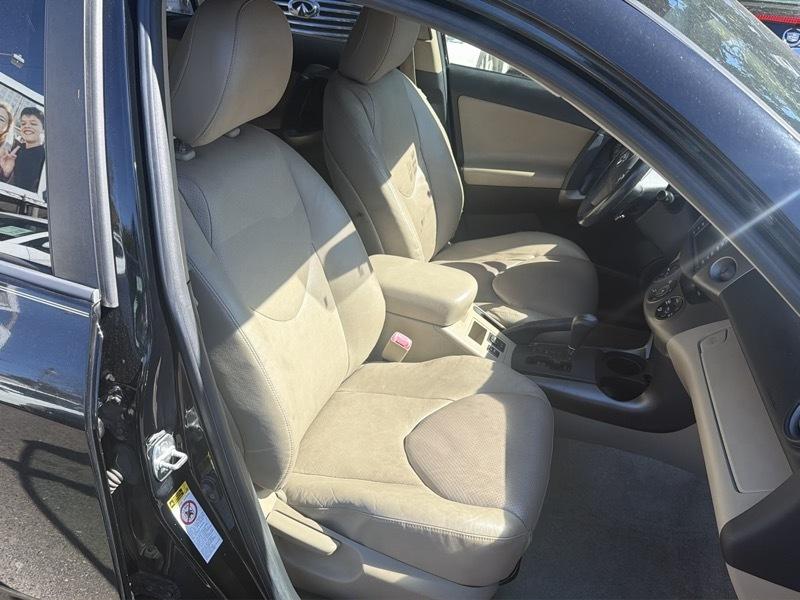 Toyota RAV4 Limited V6 4WD 2009