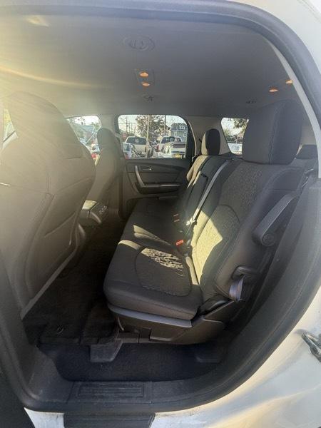 GMC Acadia SLE-1 AWD 2012