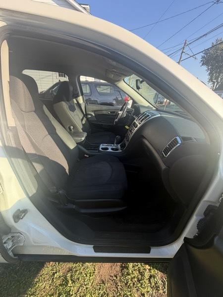GMC Acadia SLE-1 AWD 2012