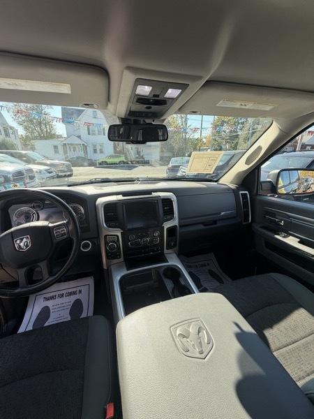 RAM 1500 4WD Crew Cab 149" Big Horn 2016