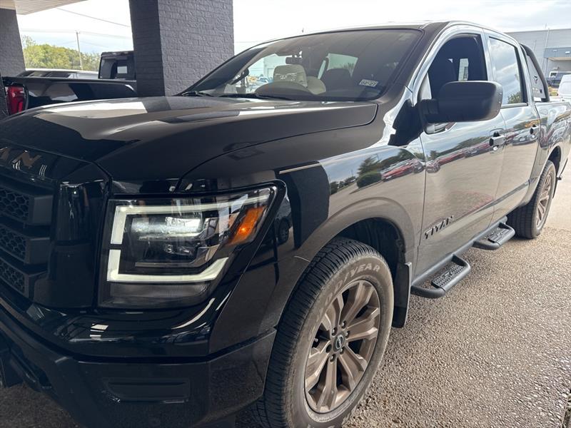 2024 Nissan Titan SV Crew Cab 4WD