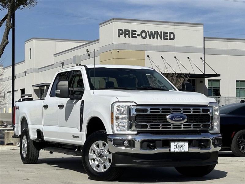 Ford F-250 SD XLT Crew Cab 4WD 2024