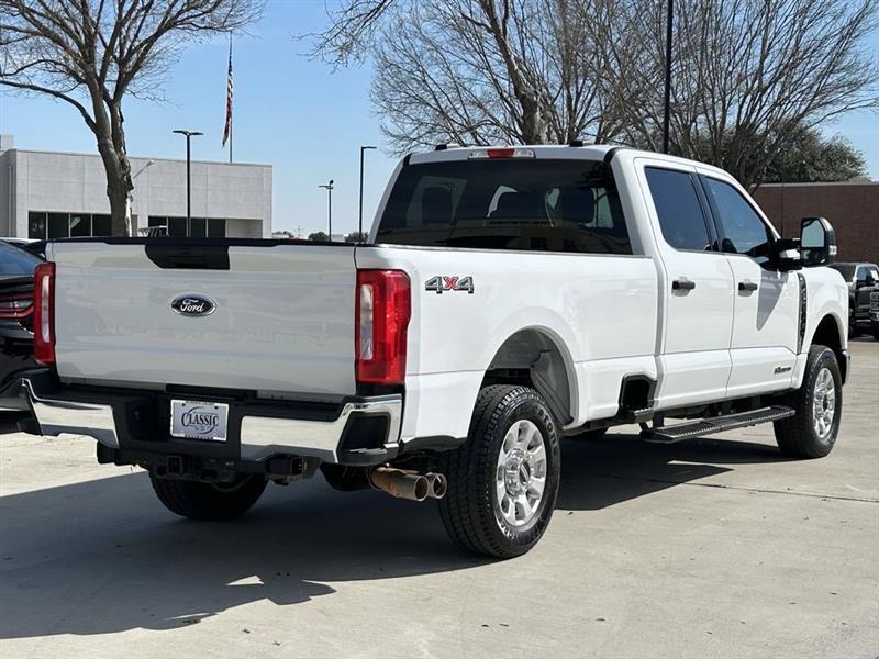 Ford F-250 SD XLT Crew Cab 4WD 2024