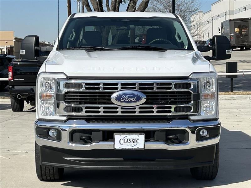 Ford F-250 SD XLT Crew Cab 4WD 2024