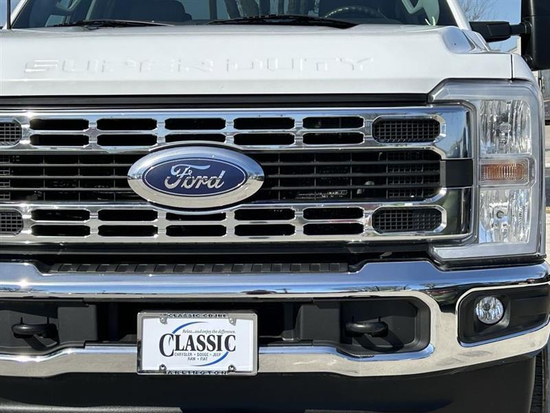 Ford F-250 SD XLT Crew Cab 4WD 2024
