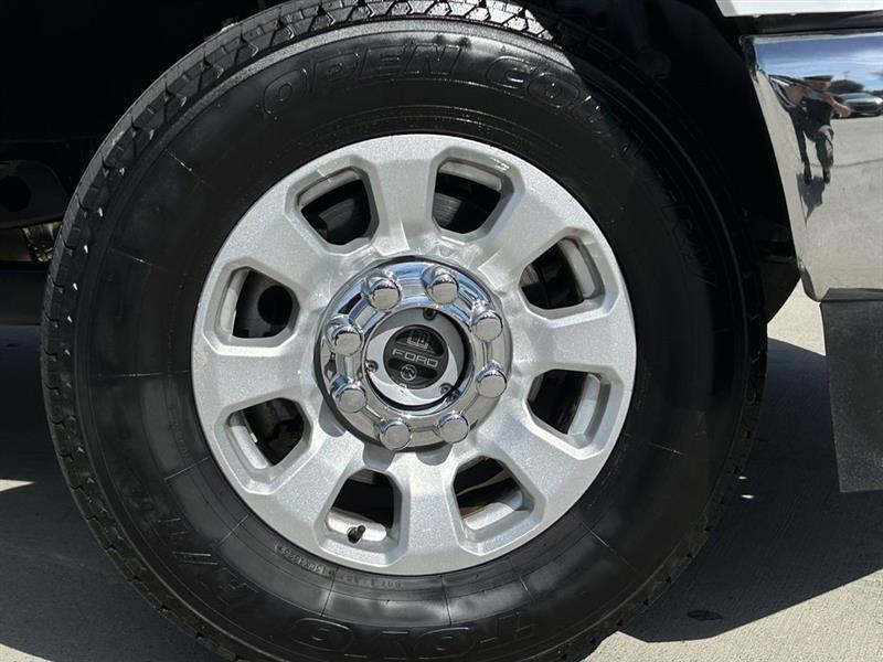 Ford F-250 SD XLT Crew Cab 4WD 2024