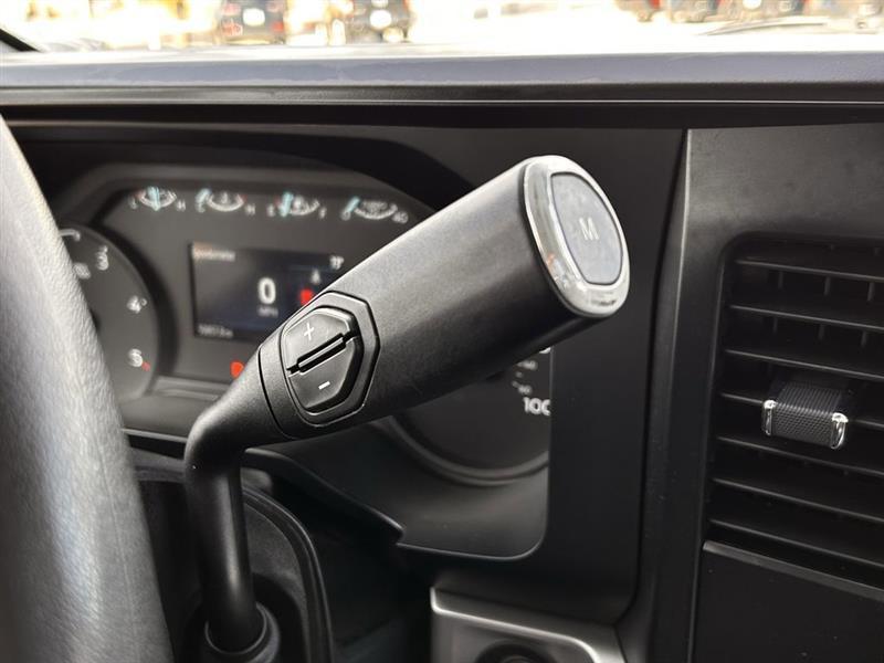 Ford F-250 SD XLT Crew Cab 4WD 2024