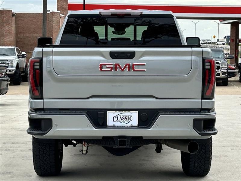 GMC Sierra 2500HD AT4 Crew Cab 4WD 2024