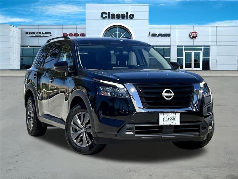 2024 Nissan Pathfinder SV