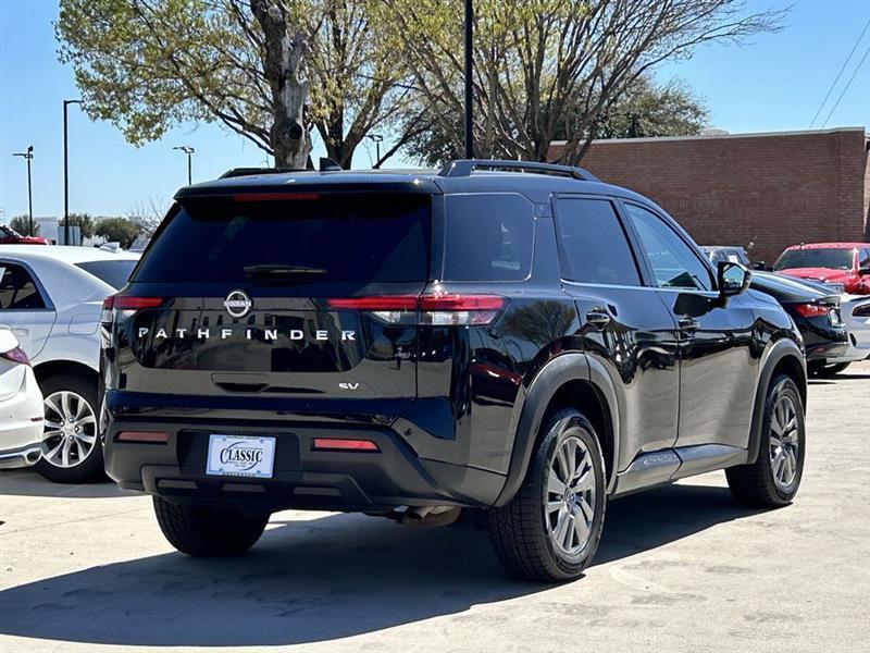 Nissan Pathfinder SV 2024