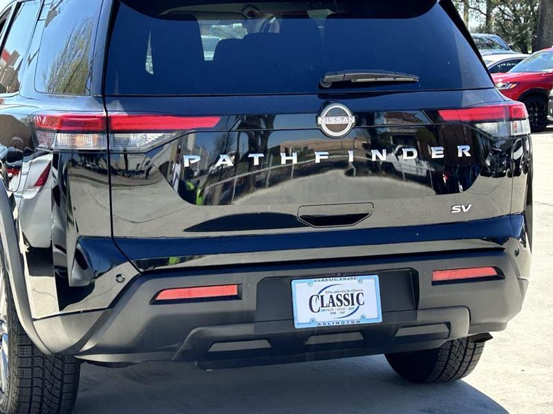 Nissan Pathfinder SV 2024