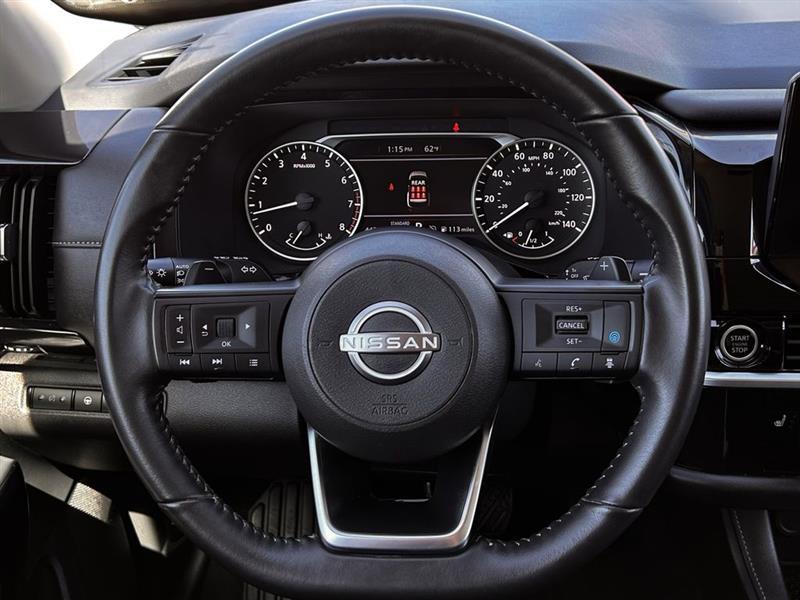 Nissan Pathfinder SV 2024