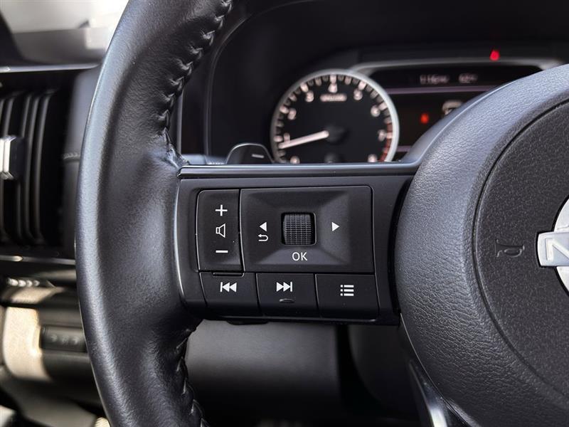 Nissan Pathfinder SV 2024