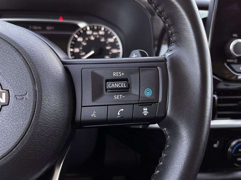 Nissan Pathfinder SV 2024