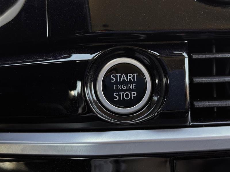 Nissan Pathfinder SV 2024