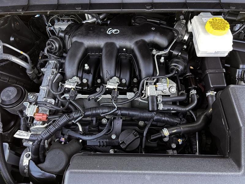 Nissan Pathfinder SV 2024