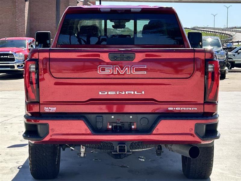 GMC Sierra 2500HD Denali Crew Cab 4WD SB 2024