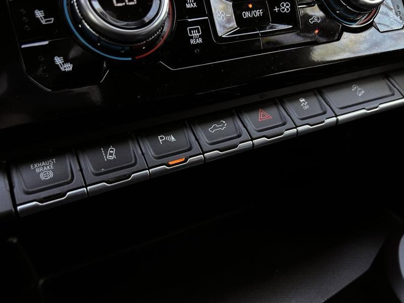 GMC Sierra 2500HD Denali Crew Cab 4WD SB 2024