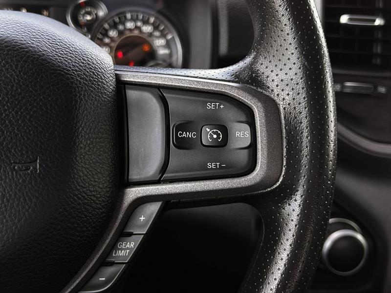 RAM 1500 Tradesman Crew Cab SWB 4WD 2024