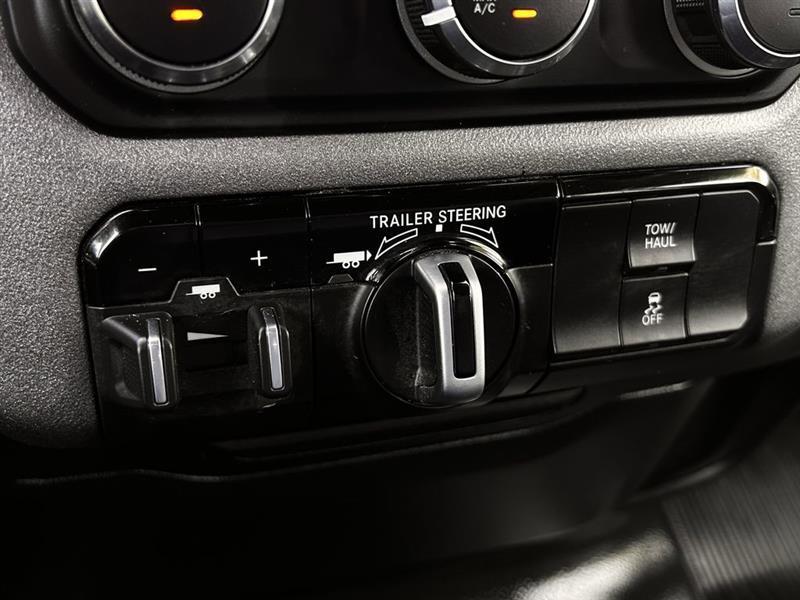 RAM 1500 Tradesman Crew Cab SWB 4WD 2024