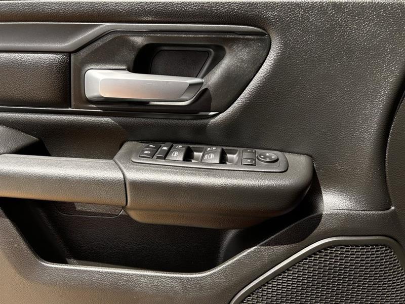 RAM 1500 Tradesman Crew Cab SWB 4WD 2024