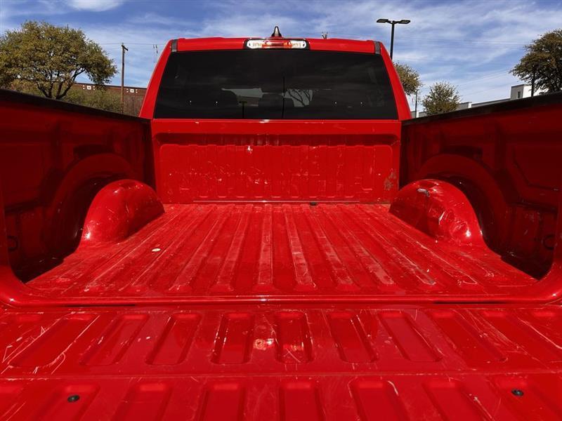 RAM 1500 Tradesman Crew Cab SWB 4WD 2024