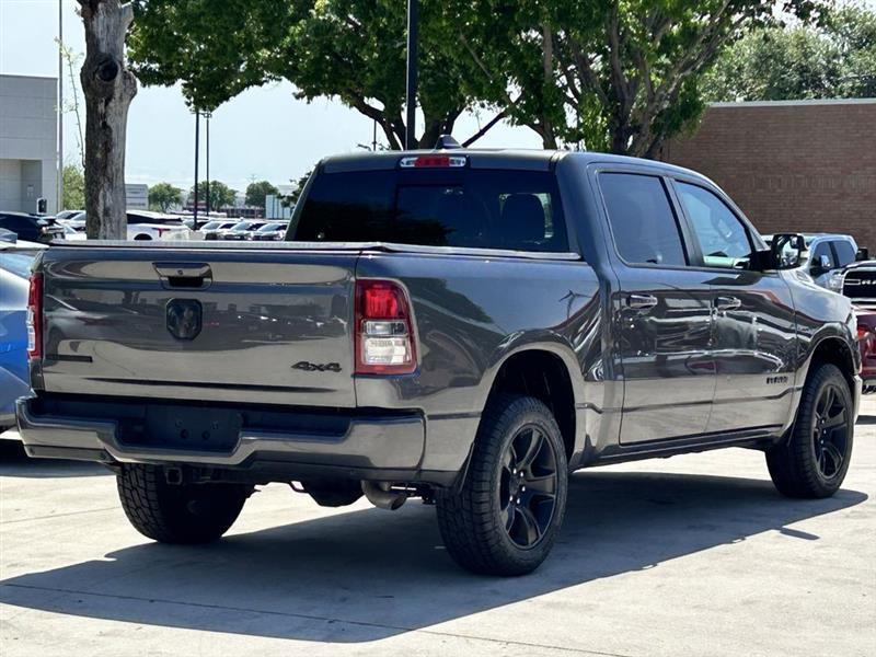 RAM 1500 Big Horn Crew Cab SWB 4WD 2022
