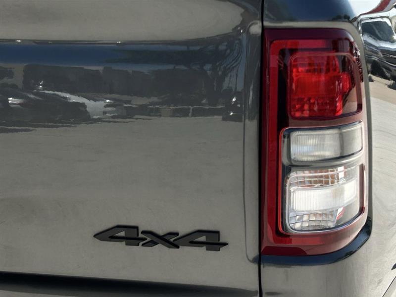 RAM 1500 Big Horn Crew Cab SWB 4WD 2022