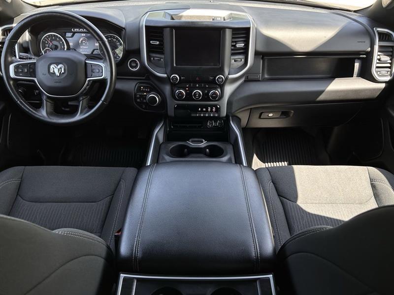 RAM 1500 Big Horn Crew Cab SWB 4WD 2022