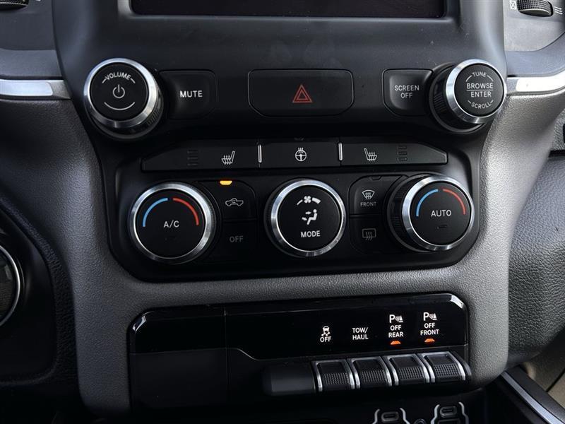 RAM 1500 Big Horn Crew Cab SWB 4WD 2022