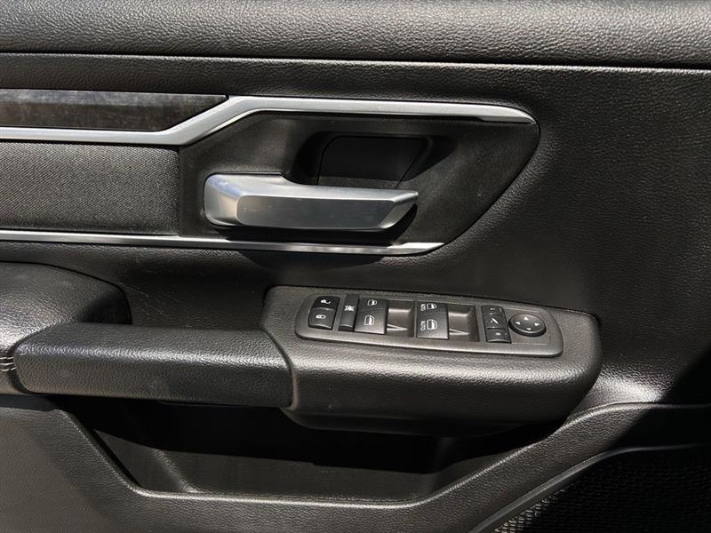 RAM 1500 Big Horn Crew Cab SWB 4WD 2022