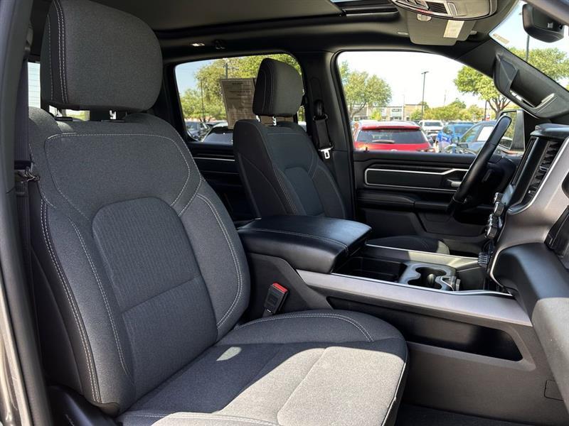 RAM 1500 Big Horn Crew Cab SWB 4WD 2022