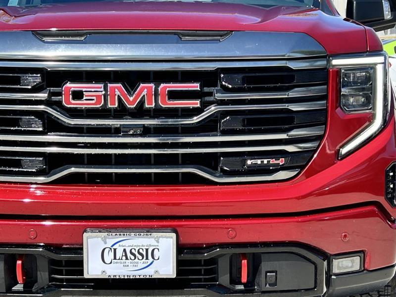 GMC Sierra 1500 AT4 Crew Cab 4WD 2024