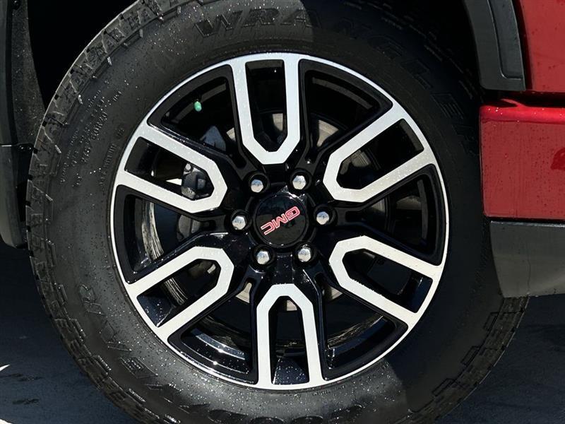 GMC Sierra 1500 AT4 Crew Cab 4WD 2024