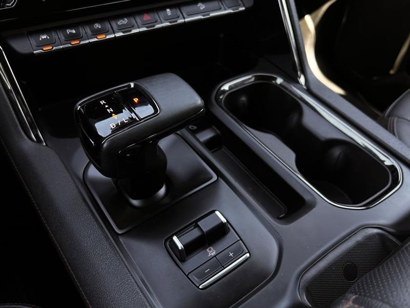 GMC Sierra 1500 AT4 Crew Cab 4WD 2024