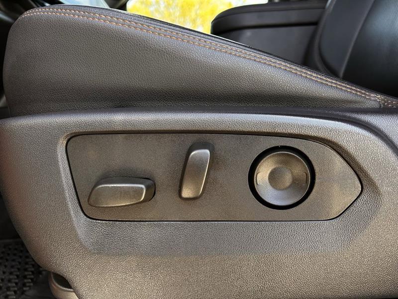 GMC Sierra 1500 AT4 Crew Cab 4WD 2024