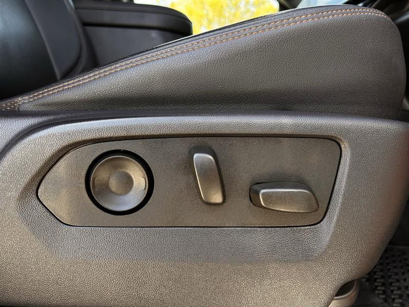 GMC Sierra 1500 AT4 Crew Cab 4WD 2024