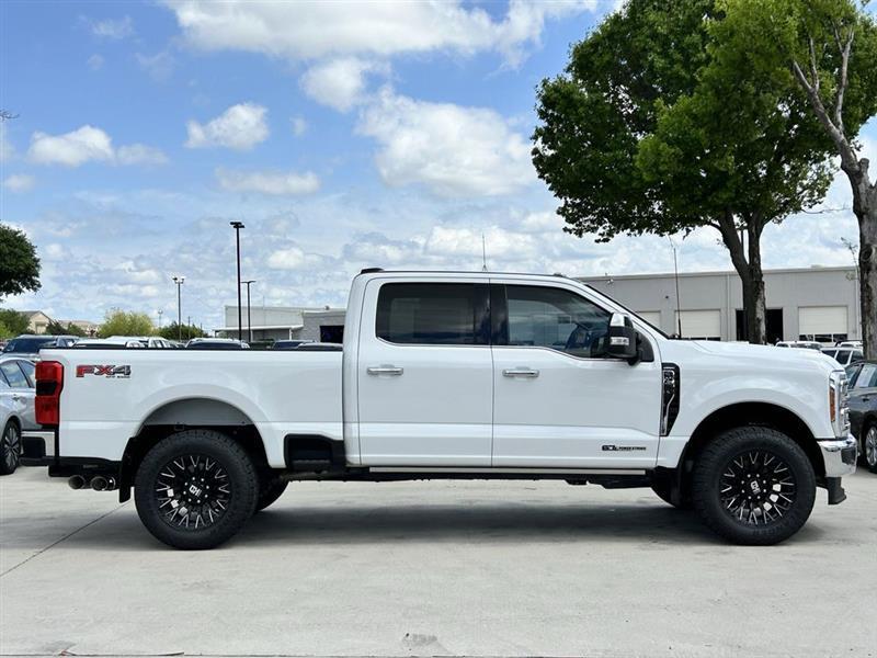 Ford F-250 SD Lariat Crew Cab 4WD 2023