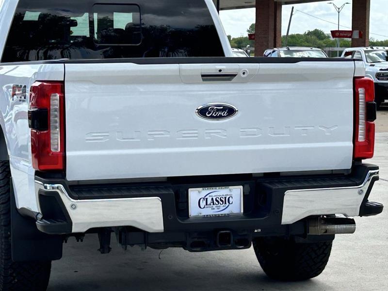 Ford F-250 SD Lariat Crew Cab 4WD 2023