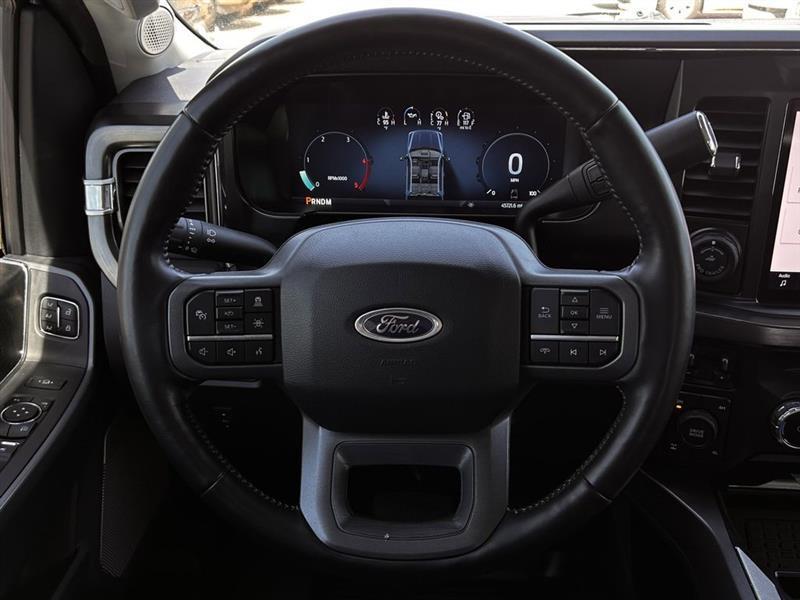 Ford F-250 SD Lariat Crew Cab 4WD 2023