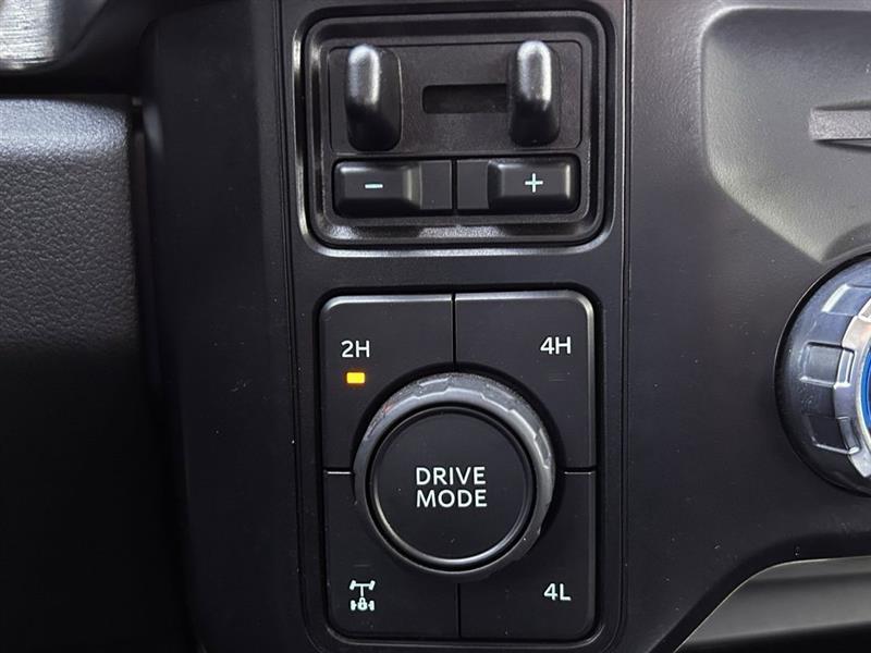 Ford F-250 SD Lariat Crew Cab 4WD 2023