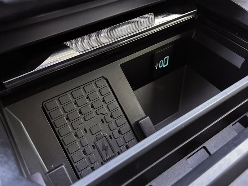 Ford F-250 SD Lariat Crew Cab 4WD 2023