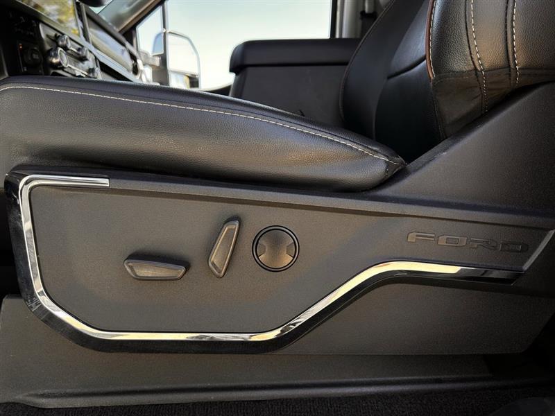 Ford F-250 SD Lariat Crew Cab 4WD 2023