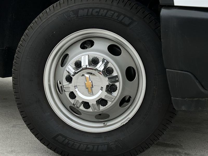 Chevrolet Silverado 3500HD Work Truck Crew Cab 4WD 2025